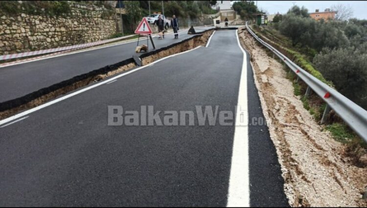 Pamje nga rruga në Borsh