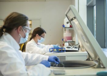 Kreu i BioNtech: Do prodhojmë dy miliardë doza të vaksinës gjatë këtij viti