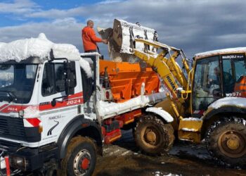 Rreshje bore dhe ngrica/ ARRSH: Këto janë akset problematike, të reduktohet shpejtësia dhe të pajisen me zinxhirë