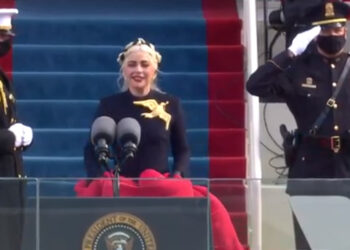 Betimi i Joe Biden/ Lady Gaga këndon himnin kombëtar në ceremoninë e inagurimit të Presidentit të 46-të të SHBA-së(FOTO)