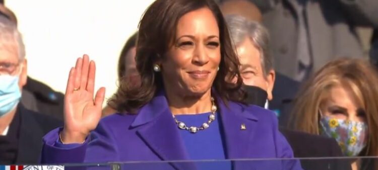 ZYRTARISHT/ Kamela Harris betohet si Zëvendës Presidente e SHBA-së
