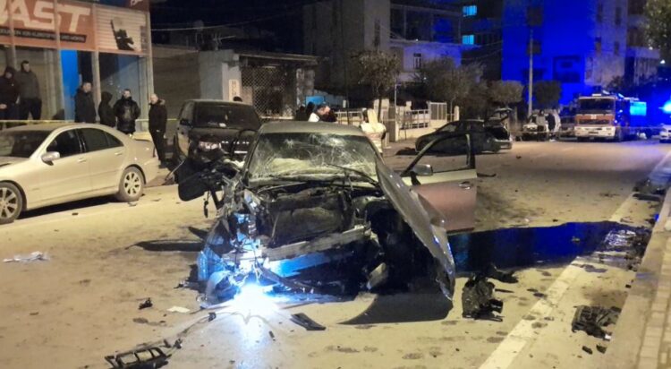 Aksident i rëndë në Berat, ‘BMW-ja’ merr përpara 4 makina të tjera, autori ia mbath (FOTOT nga vendngjarja )