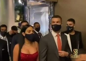 E dashura e Ronaldos, me maskë speciale anti-Covid në Dubai