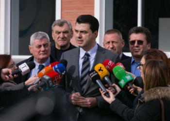 Pas Agron Dukës, Basha bie dakord me dy aleatë të tjerë