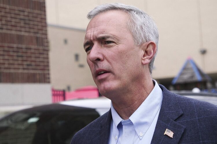 Ligjvënësi i parë republikan konfirmon se do të votojë për shkarkimin e Trump