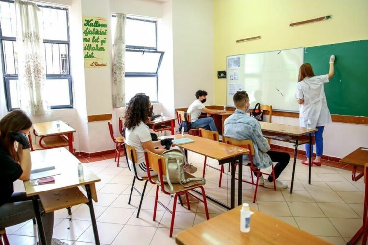 Nga edukatorët te mësuesit e gjimnazeve/ Rritja e pagave për çdo pozicion