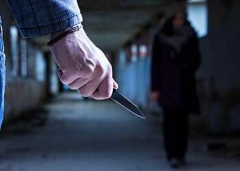 Burri plagos me thikë biznesmenen italiane në Kavajë: Dërgoi njerëz të më rrihnin