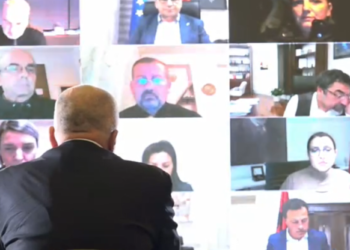 VIDEO-LIVE/ Rama lë Greqinë, moti i keq e sjell me urgjencë në Shqipëri, video-konferencë me ministrat