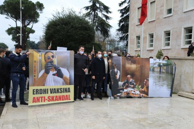 Protesta per darken ne Dubai