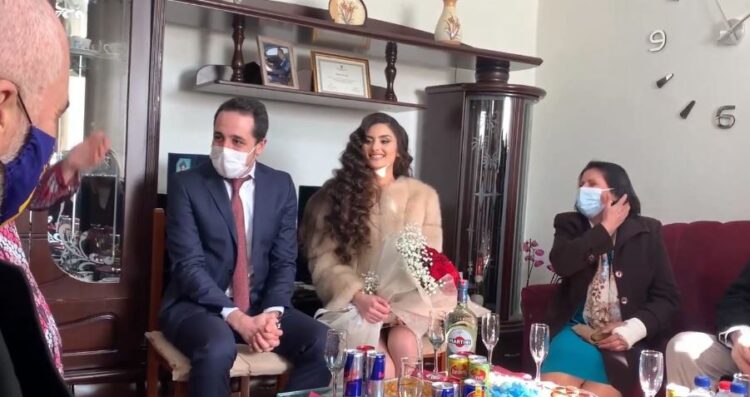 Rama në fejesën e vajzës nga Mamurrasi me djalin nga Stambolli: Llokumin e parë jepja vjehrrës