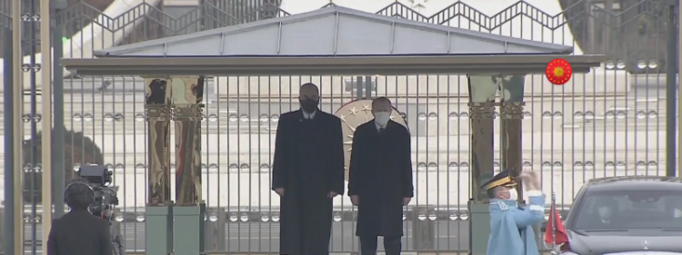 Me kuaj, tapet ngjyrë blu dhe himnin shqiptar, pritja që i bëri sot Erdogan Ramës në Ankara