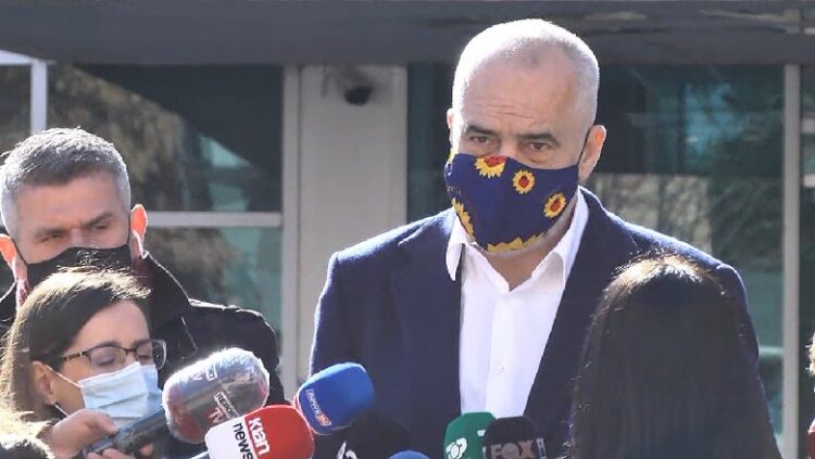 Akuzat për vaksinimin e personaliteteve mbi 80 vjeç, Rama: E turpshme! Zallamahi e krijuar nga zëdhënësit e opinionit publik