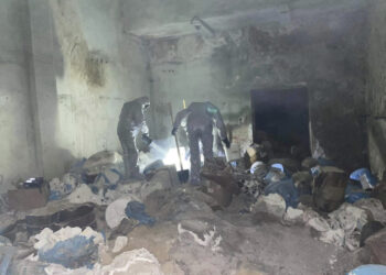 Gazrat toksikë në Korçë/ FA zbulojnë vatrat e rrezikshme në Trikotazh, pastrojnë depot nga lëndët kimike