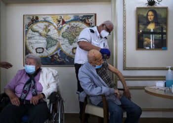 Studimi izraelit/ Vaksina Pfizer-BioNTech efikase si në teste ashtu dhe në realitet