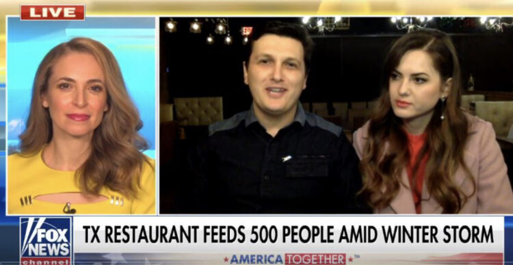 Gjesti i çiftit shqiptar, ‘ngroh’ zemrat amerikane! Shërbejnë 500 vakte ushqim falas për qytetarët në Teksas