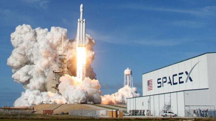 SpaceX do të nis ekipin e parë civil në hapsirë