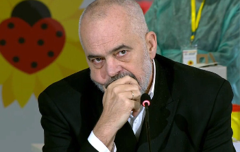 Rama u përgjigjet akuzave: Po hidhet helm kundër vaksinave