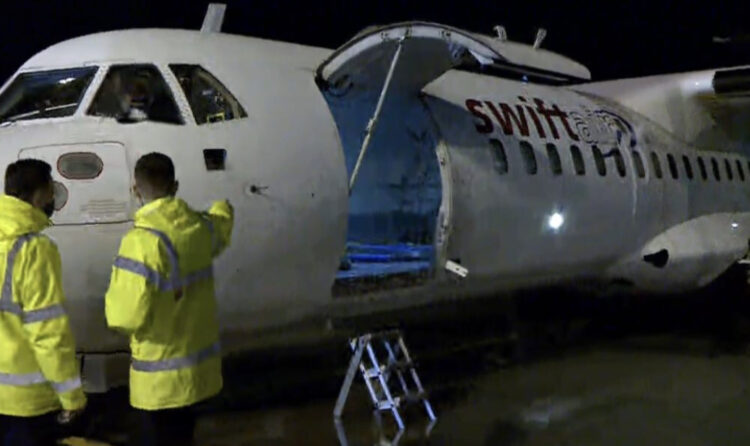 Mbërrijnë në Rinas 1170 dozat e para të vaksinave nga kompania Pfizer(FOTOT)