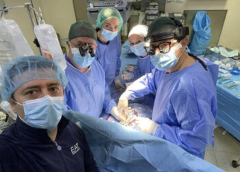 Operacion i rrallë në QSUT në kohë pandemie/ Bluzat e bardha ndërhyrje 5-orëshe në zemrën e foshnjes, i shpëtojnë jetën!