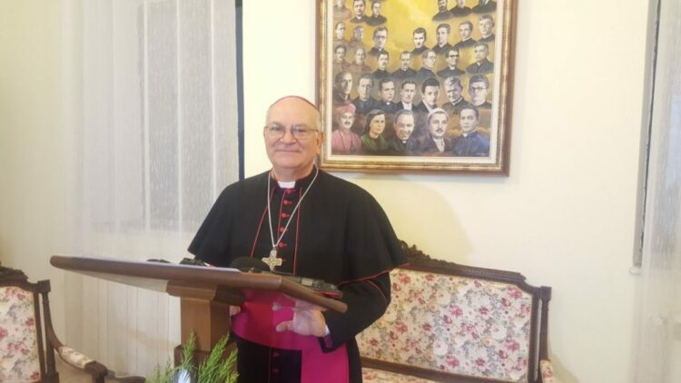 COVID-19/ Infektohet Arqipeshkvi i Shkodrës, kurohet në Itali