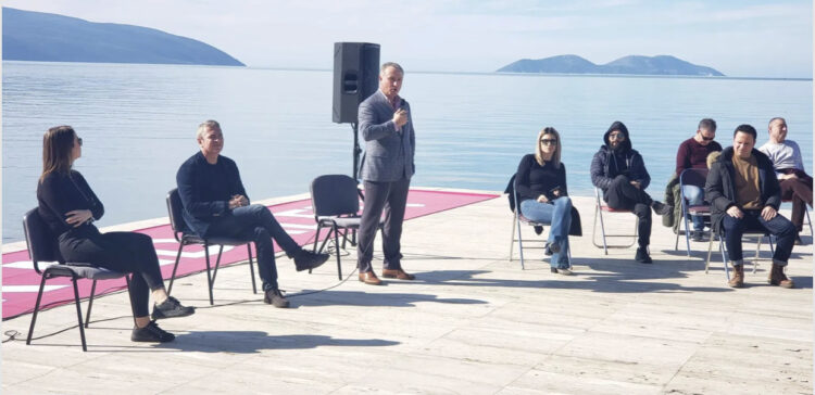 100 të rinj braktisin LSI në Vlorë, anëtarësohen në Partinë Socialiste