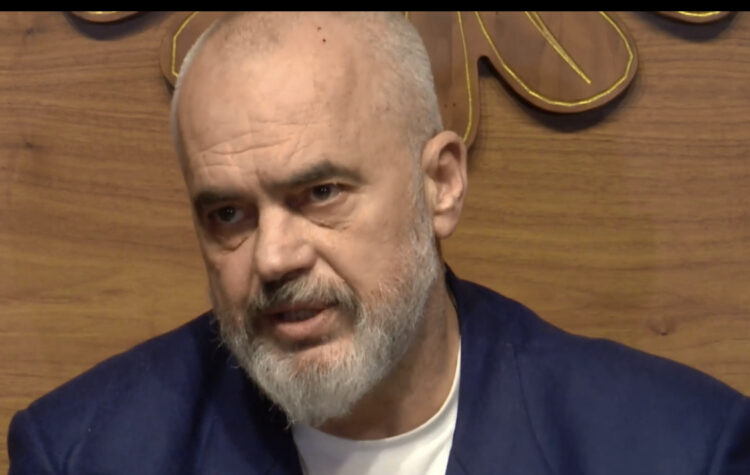 Pritet mbërritja e 7000 dozave të Pfizer, Rama del në konferencë nga Aeroporti “Nënë Tereza”