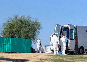 Tragjedi e rëndë në Qipro/ Kryefamiljari vret me thikë bashkëshorten dhe djalin, tenton të mbysë me tel djalin tjetër, shpallet në kërkim