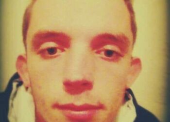 Kurbin/ Makina del nga rruga, ndërron jetë drejtuesi 22-vjeçar