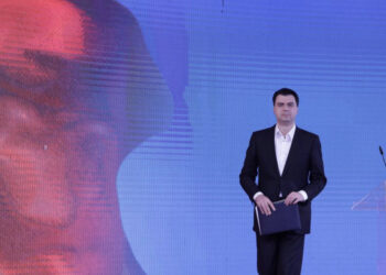 “100 dështimet e Edi Ramës”/ Basha: Premtoi uljen e taksës për faturën e energjisë, sot më e larta në rajon