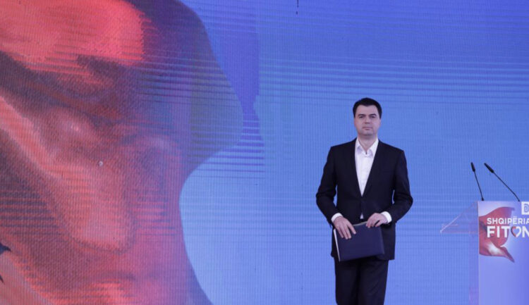 “100 dështimet e Edi Ramës”/ Basha: Premtoi uljen e taksës për faturën e energjisë, sot më e larta në rajon