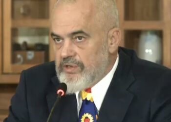 Covid-19/ Trajtimi në banesë, Rama: Farmacitë po bëjnë biznes me pandeminë