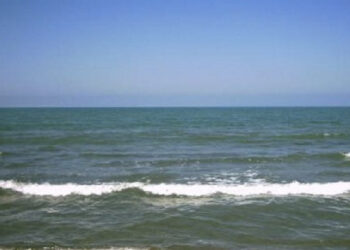 E rëndë/ Trupi i pajetë i një 50-vjeçari gjendet i mbytur në breg të detit në Durrës