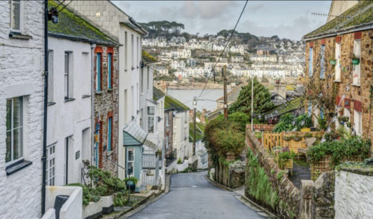 Çmimet e shtëpive në Mbretërinë e Bashkuar pësojnë rënien më të madhe që nga muaji prill