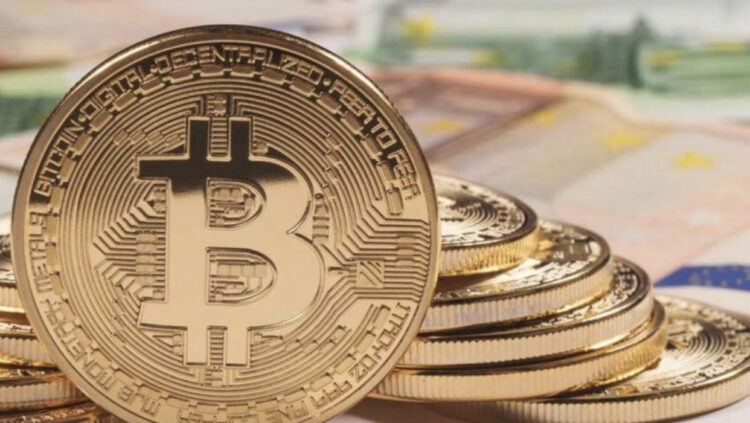 Bitcoin shënon rekord, arrin vlerën 1 trilion dollarë