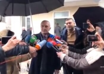 ‘Ilir Meta i ka të 7 mëkatet e biblës’/ Presidenti i përgjigjet Nanos nga Korça: Të merresh me kumar dhe të citosh biblën, nuk shkojnë këto gjëra