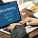 Pandemia favorizon ‘internet banking’! Numri i llogarive bankare u rrit me 33% brenda 2020
