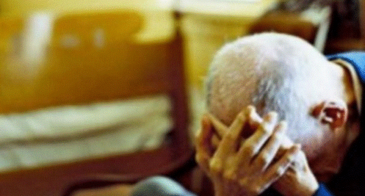 SKANDALI në familjen në Pogradec/ Vjehrri dhunon dy nuset, djali ‘i kthehet’ babait, e bën për spital