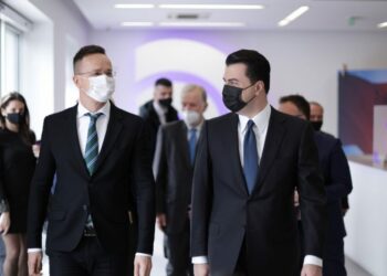 Basha pas takimit me ministrin hungarez: Pas 25 prillit, procesi i integrimit Europian do të jetë sukses