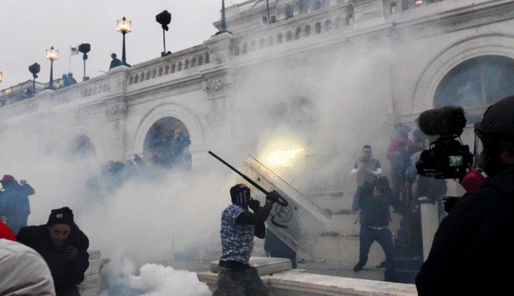 Mbi 300 persona akuzohen për sulmin në Kongresin amerikan