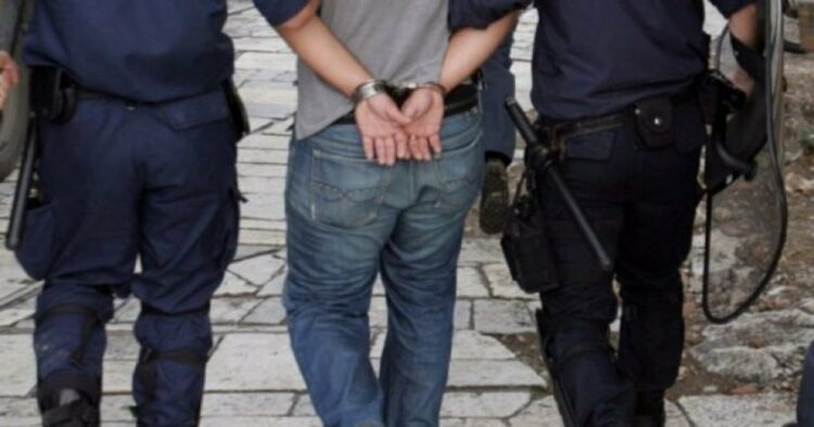 Përdhunoi dhe dhunoi barbarisht gjyshen e tij, policia arreston 36-vjeçarin në Divjakë