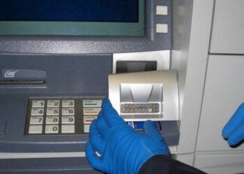 Tre të mitur tentojnë të grabisin me kaçavidë bankomatin në mes të Tiranës