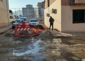 Rënie inertesh në disa akse rrugore në Elbasan, në disa fshatra ka mungesë energjie