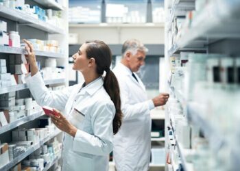 Kërkesa e farmacistëve për vaksinën, përgjigjet Ministria e Shëndetësisë: Planin e kanë bërë ekspertë