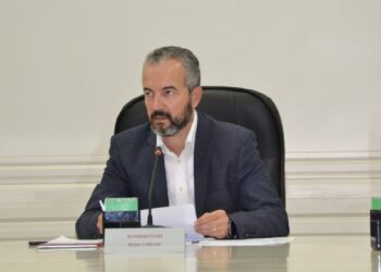 KQZ thirrje subjekteve politike: Mos afishoni materiale propagandistike, fushata zgjedhore fillon 30 ditë para 25 prillit