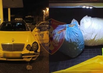 Goditi policinë në tentativë largimi, arrestohet ‘taksisti’ me 10 kg kanabis në Lezhë