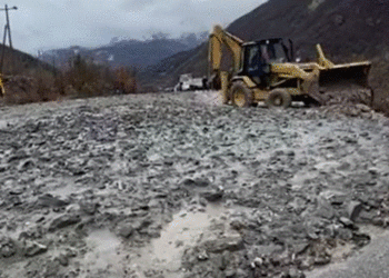 Rrëshqitje dherash në aksin Shëngjergj- Tiranë, bllokohen rrugët