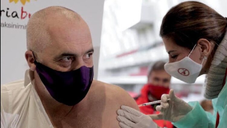 1170 vaksina anti-COVID të kompanisë Pfizer/ Sot injektohet doza e dytë te stadiumi “Air Albania”