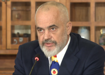 VIDEO-LIVE/ Rritje të infektimeve në vend, Rama dhe Manastirliu në konferencë për shtyp: Zbatoni masat, do rriten gjobat!