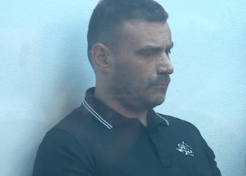 Lë qelinë e ‘burgut të errët’, Emiljano Shullazi dërgohet për vizitë tek QSUT