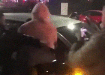 VIDEO/ Grushte dhe shkelma në mes të Tiranës, momenti kur Finemi godet Don Xhonin